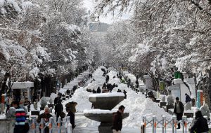 بارش برف و باران در اکثر محورهای همدان