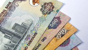 عاملان فروش اسکناس های ۵۰۰ درهمی تقلبی دستگیر شدند