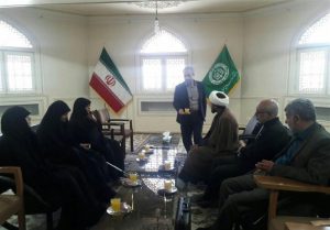 لباس رزم شهید محراب سهراب‌لویی به آستان قدس رضوی اهدا شد