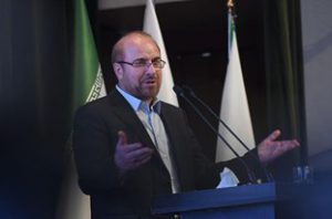 قدرت ایثار و شهادت ۱+۵ را پای میز مذاکره نشاند/ هژمونی آمریکا به کف روی آب تبدیل شده است