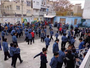 «توجه به سرانه مدارس» یک جمله رویایی است نه واقعی/ مدارس درگیر قوانین ضد و نقیض شده‌اند/ تعطیلی آزمایشگاه‌ها و حرف از مدارس هوشمند!
