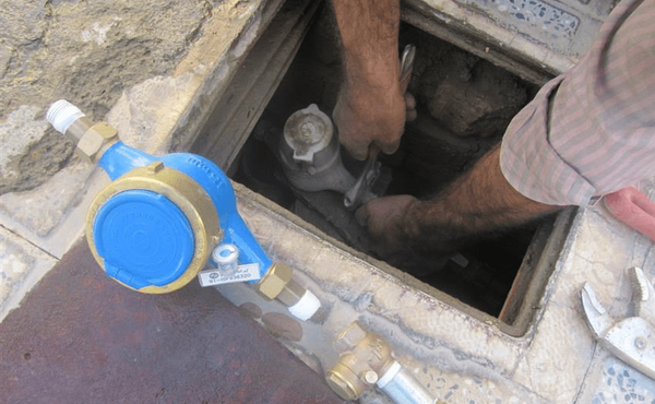 تعویض ۱۰ هزار کنتور فرسوده برای جلوگیری از هدررفت آب در همدان