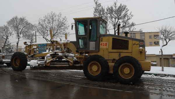آمادگی ۱۵۰ دستگاه ماشین‌آلات برف‌روب در همدان