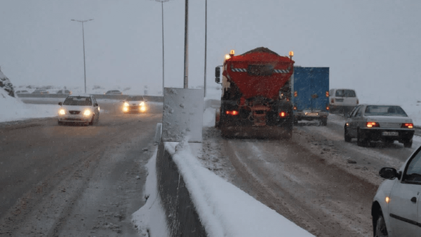 ۱۱۳ هزار و ۶۳۵ کیلومتر باند در همدان برفروبی شده است ۱۱۳ هزار و ۶۳۵ کیلومتر باند در همدان برفروبی شده است