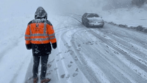 ️بارش برف و کولاک در محورهای همدان ادامه دارد